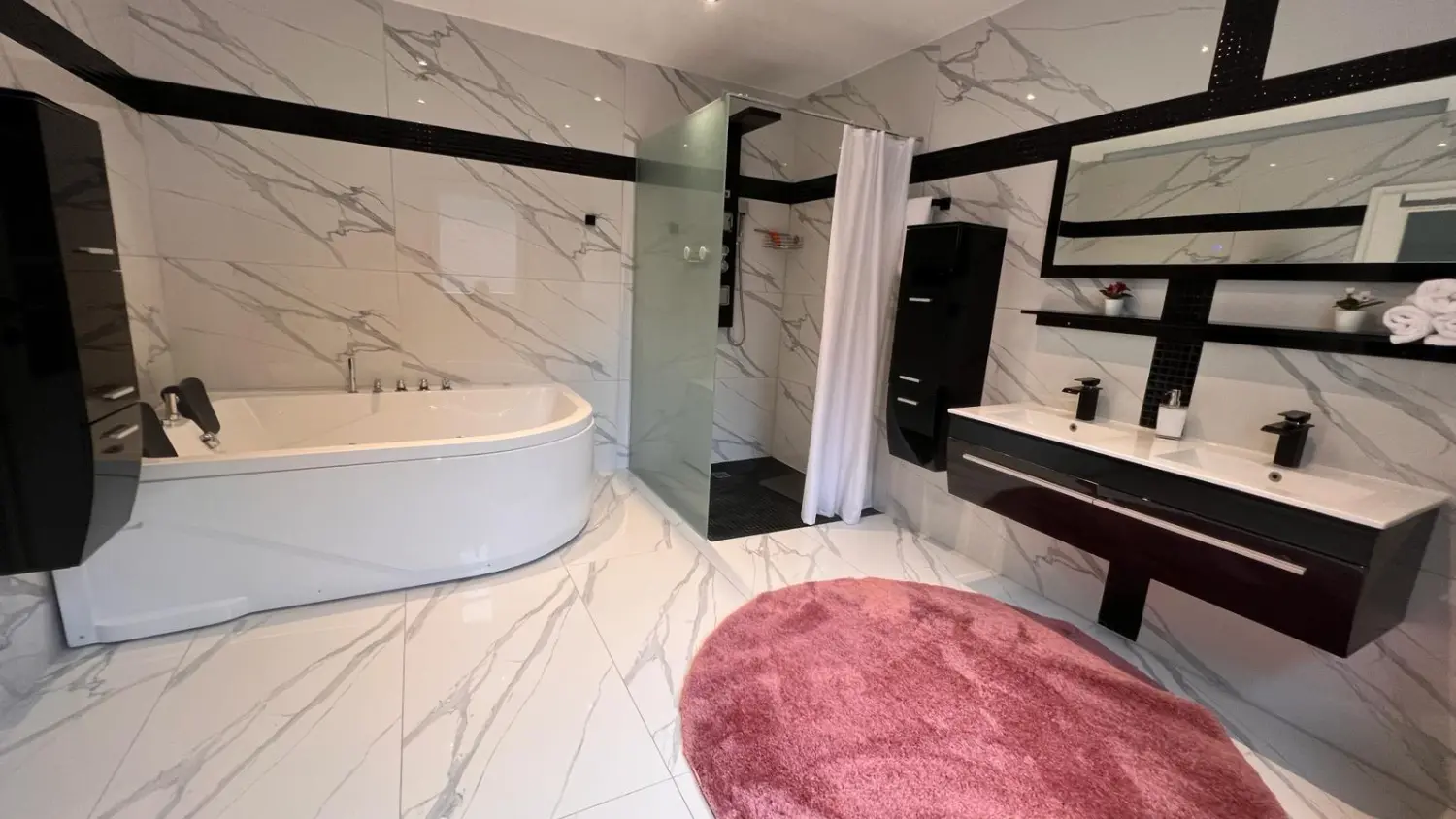 Badezimmer der LUXUS-RelaxDays-Apartments